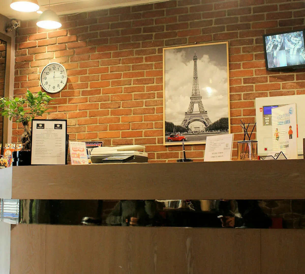 **  Absolute Hotel Paris Republique France