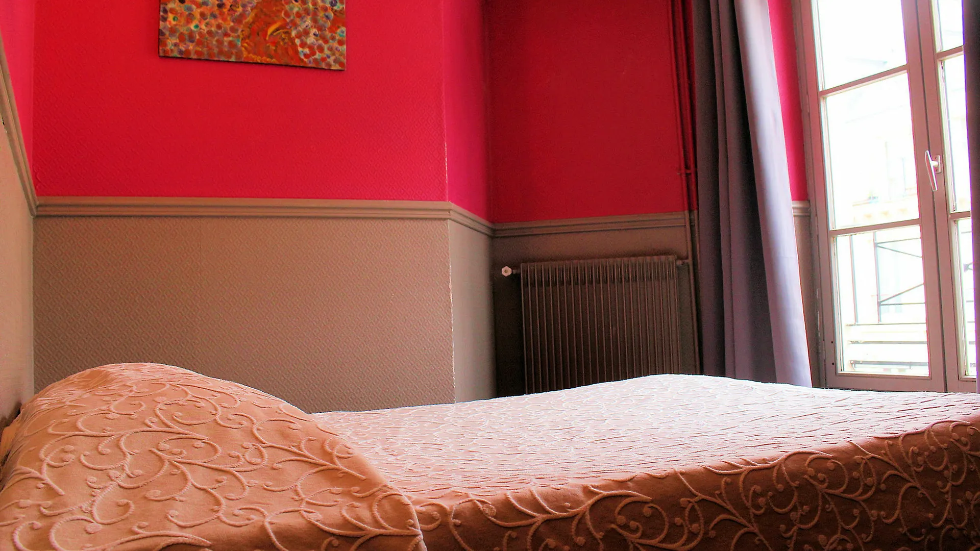Absolute Hotel Paris Republique 2*,
